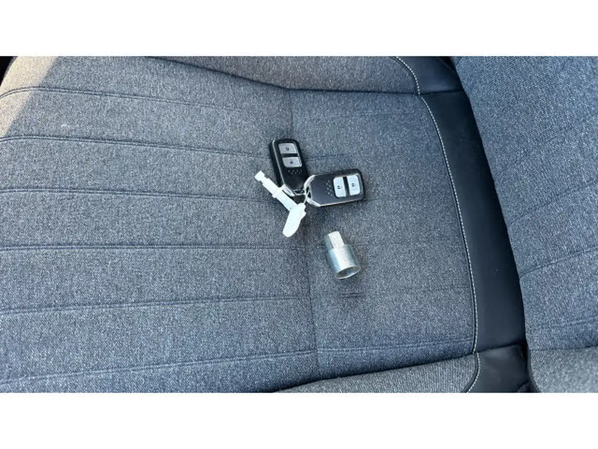 2023-honda-jazz-15-i-mmd-sr-big-18