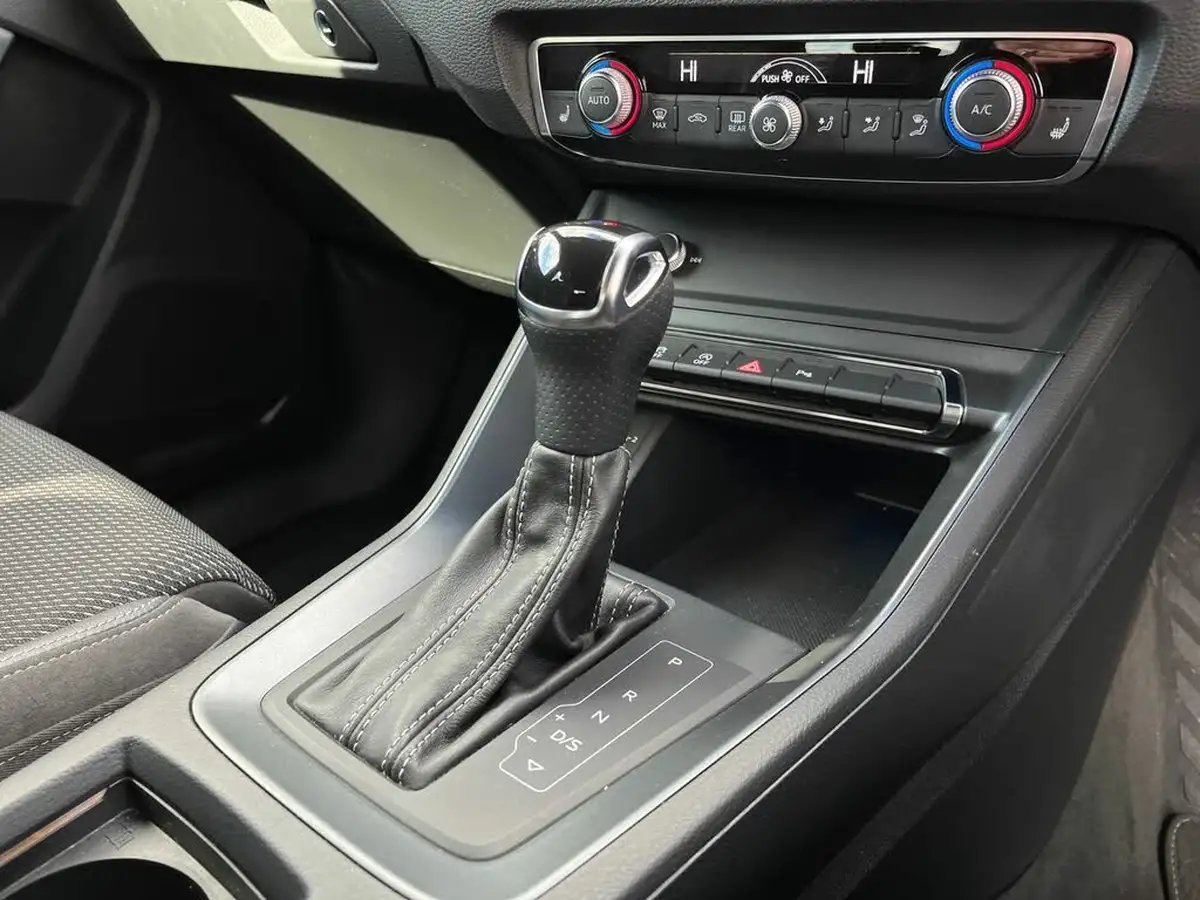 2019-audi-q3-20-40-tfsi-s-line-big-16