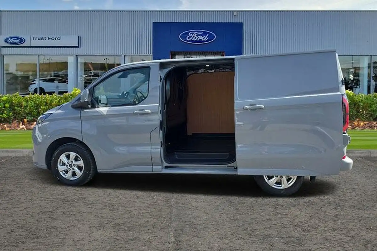 2024-ford-transit-custom-e-320-l1h1-limited-136ps-panel-van-big-4