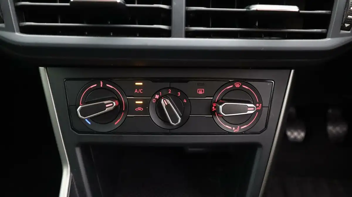 2021-volkswagen-polo-10-match-big-12