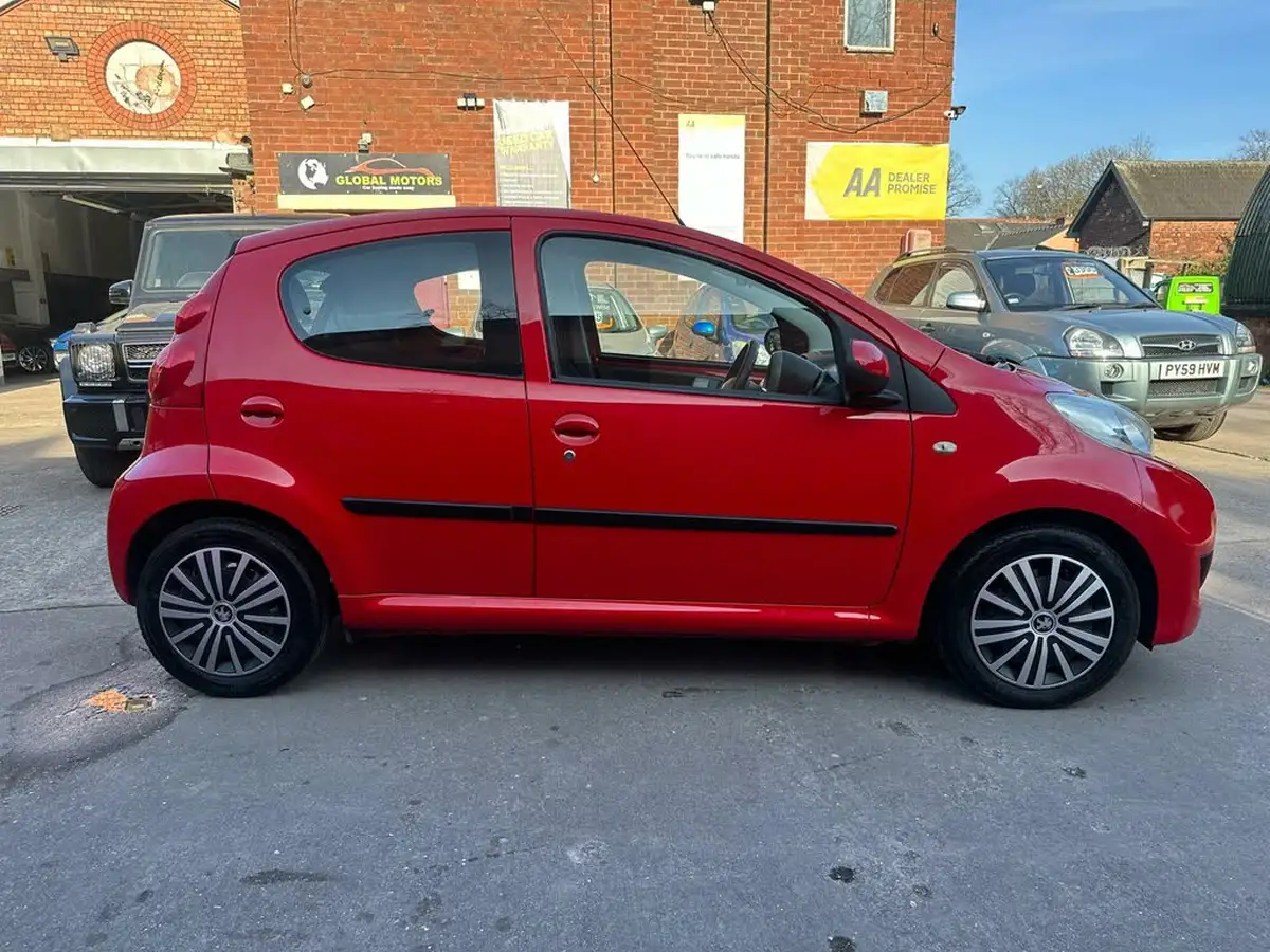 2009-peugeot-107-10-urban-5d-2-tronic-big-1