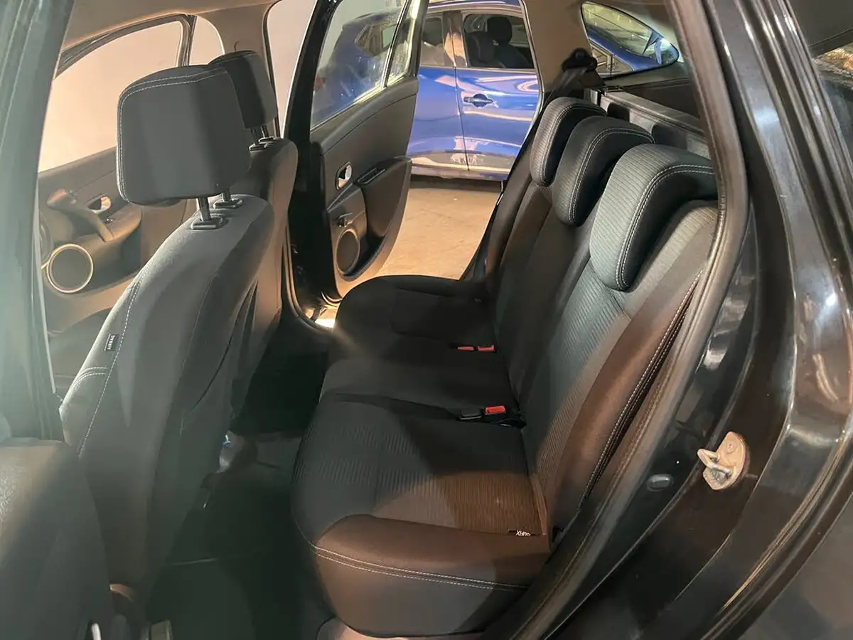 2010-renault-clio-15td-dynamique-tom-tom-88bhp-sport-tourer-5d-big-11