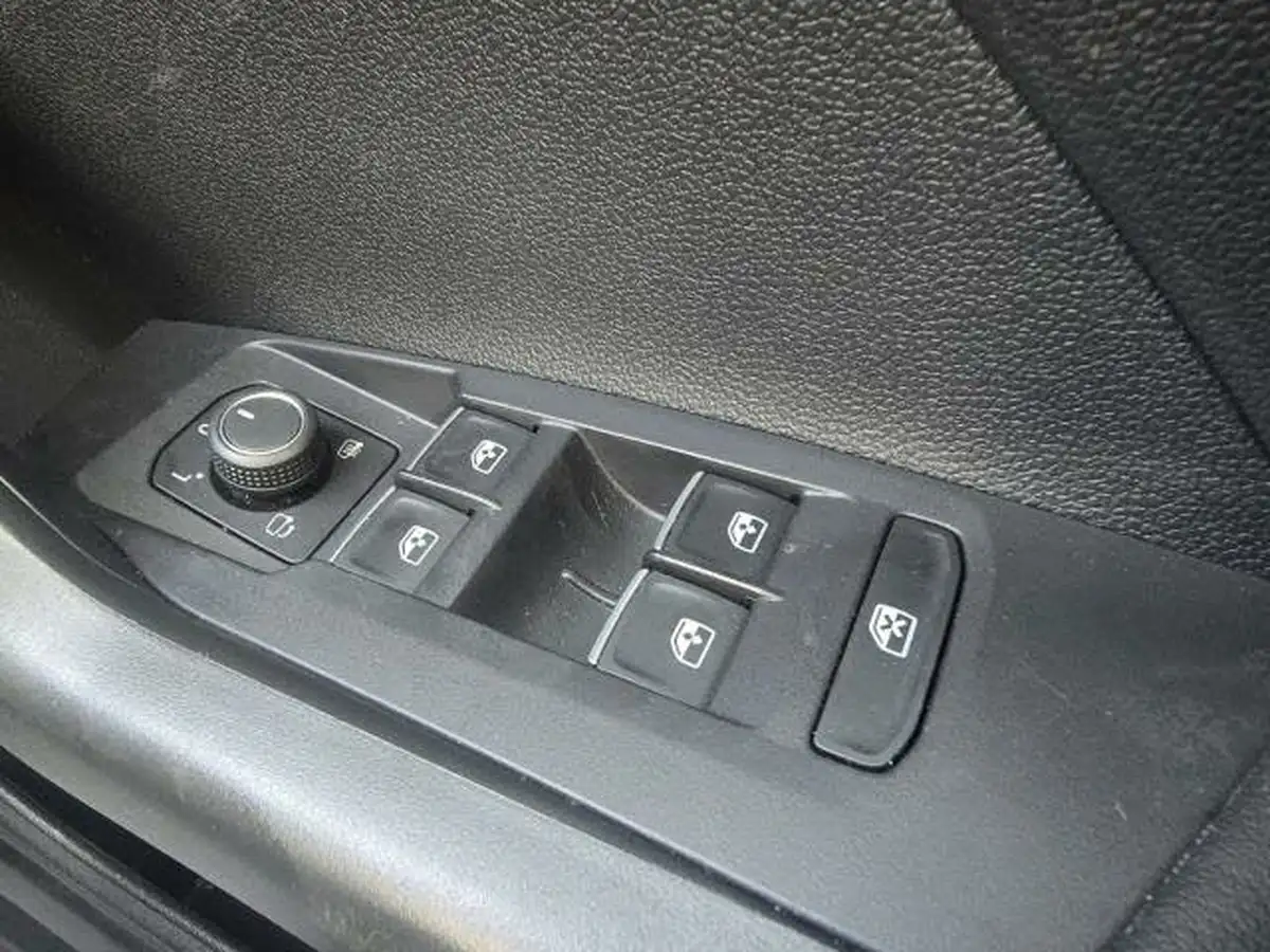 2024-volkswagen-t-cross-10-tsi-move-110ps-dsg-big-17