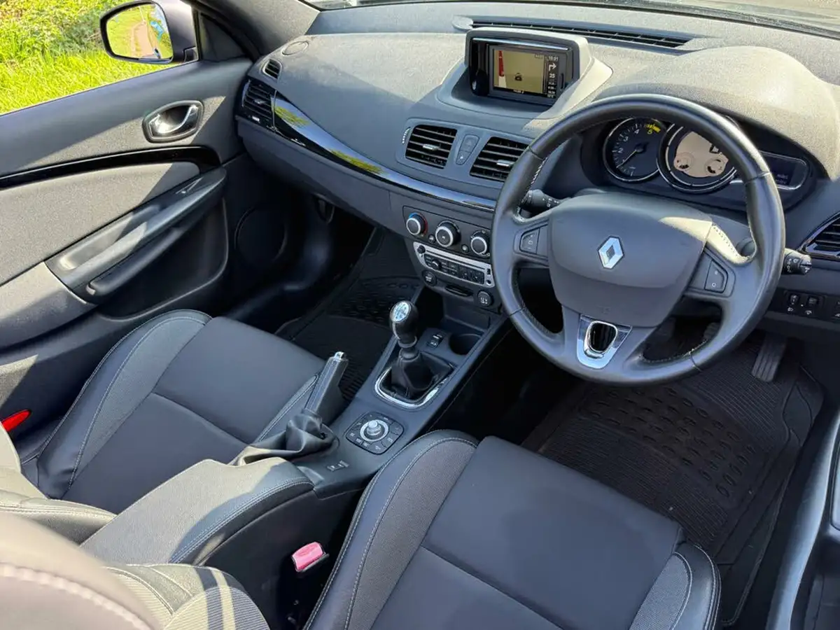 2014-renault-megane-15dci-dynamique-big-10
