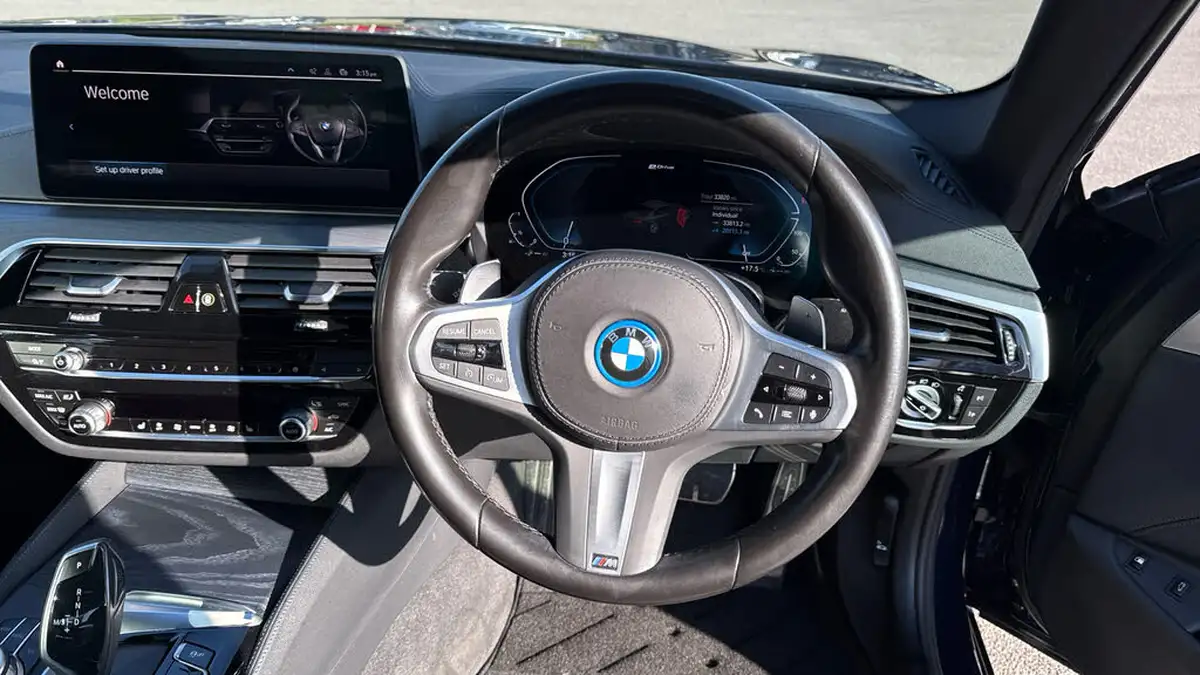 2022-bmw-5-series-20-530e-m-sport-saloon-4d-big-15