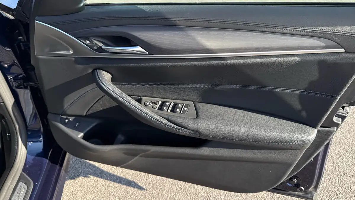 2022-bmw-5-series-20-530e-m-sport-saloon-4d-big-19