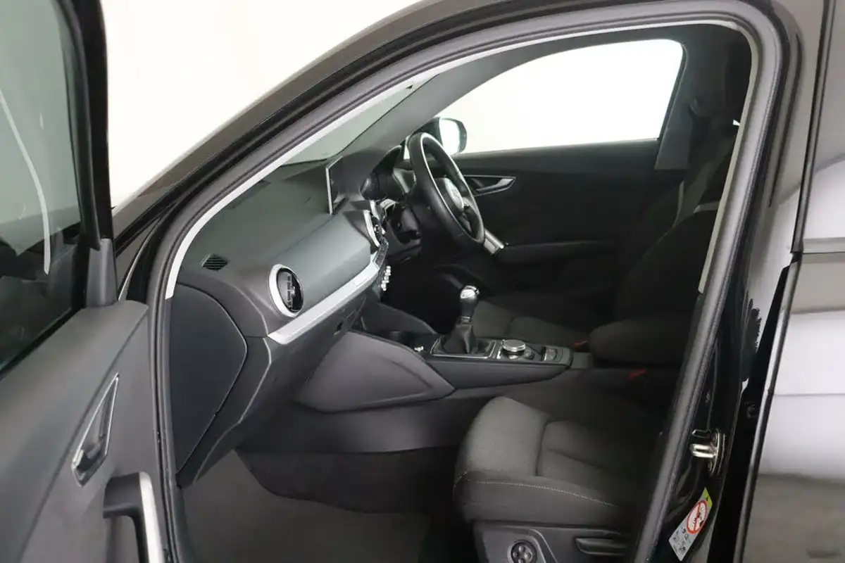 2021-audi-q2-10-30-tfsi-sport-big-10
