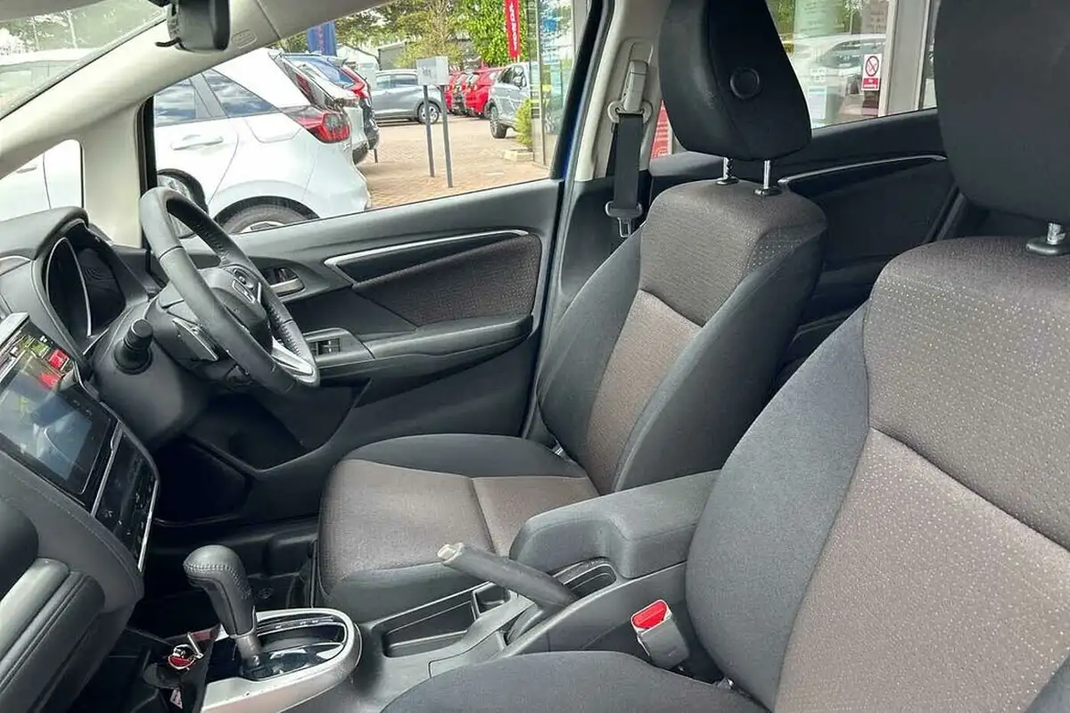 2017-honda-jazz-13-i-vtec-ex-cvt-big-1
