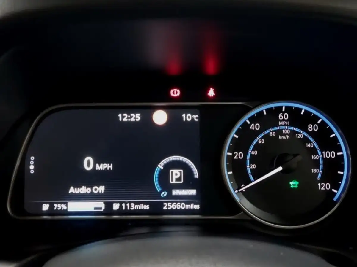 2023-nissan-leaf-e-acenta-39kwh-big-10