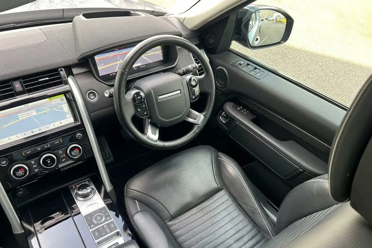2020-land-rover-discovery-30-sd6-hse-luxury-big-31