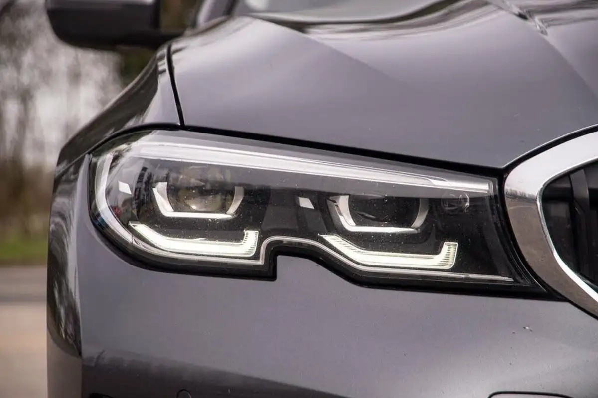 2021-bmw-3-series-20-330e-se-pro-touring-5d-big-32
