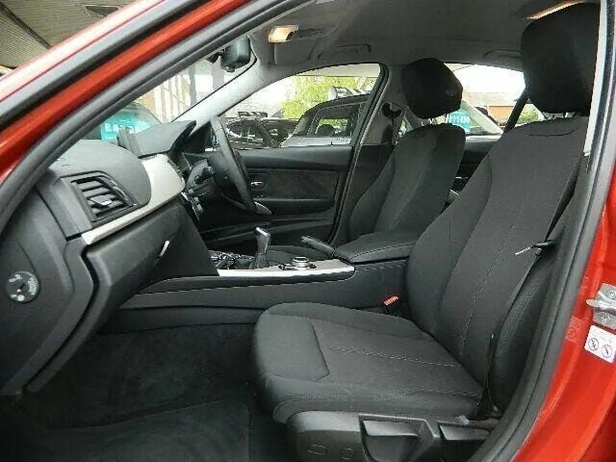 2018-bmw-3-series-20-320i-se-saloon-4d-big-23