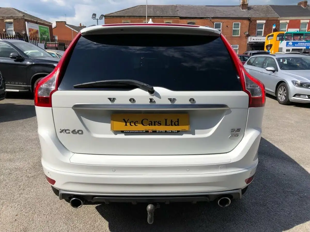 2014-volvo-xc60-24td-d5-r-design-215bhp-geartronic-big-5