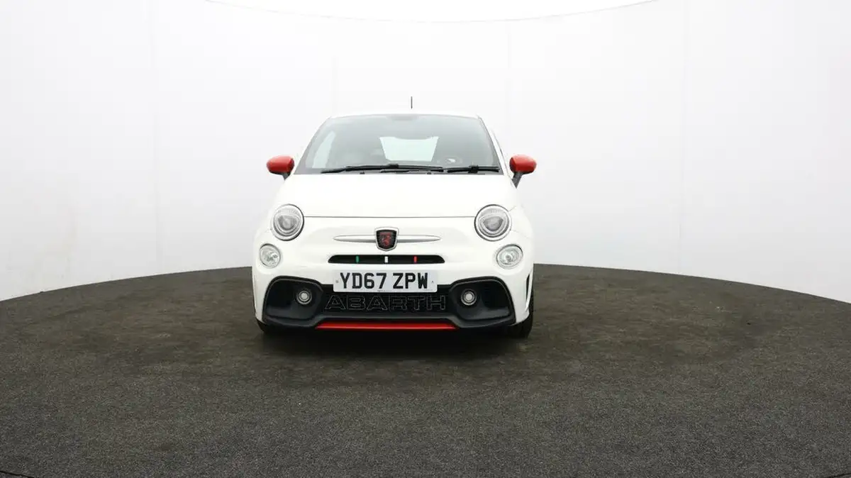 2017-abarth-595-14-tjet-big-1