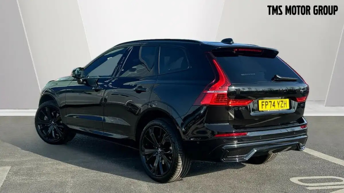 2025-volvo-xc60-20-b5-plus-black-edition-big-1