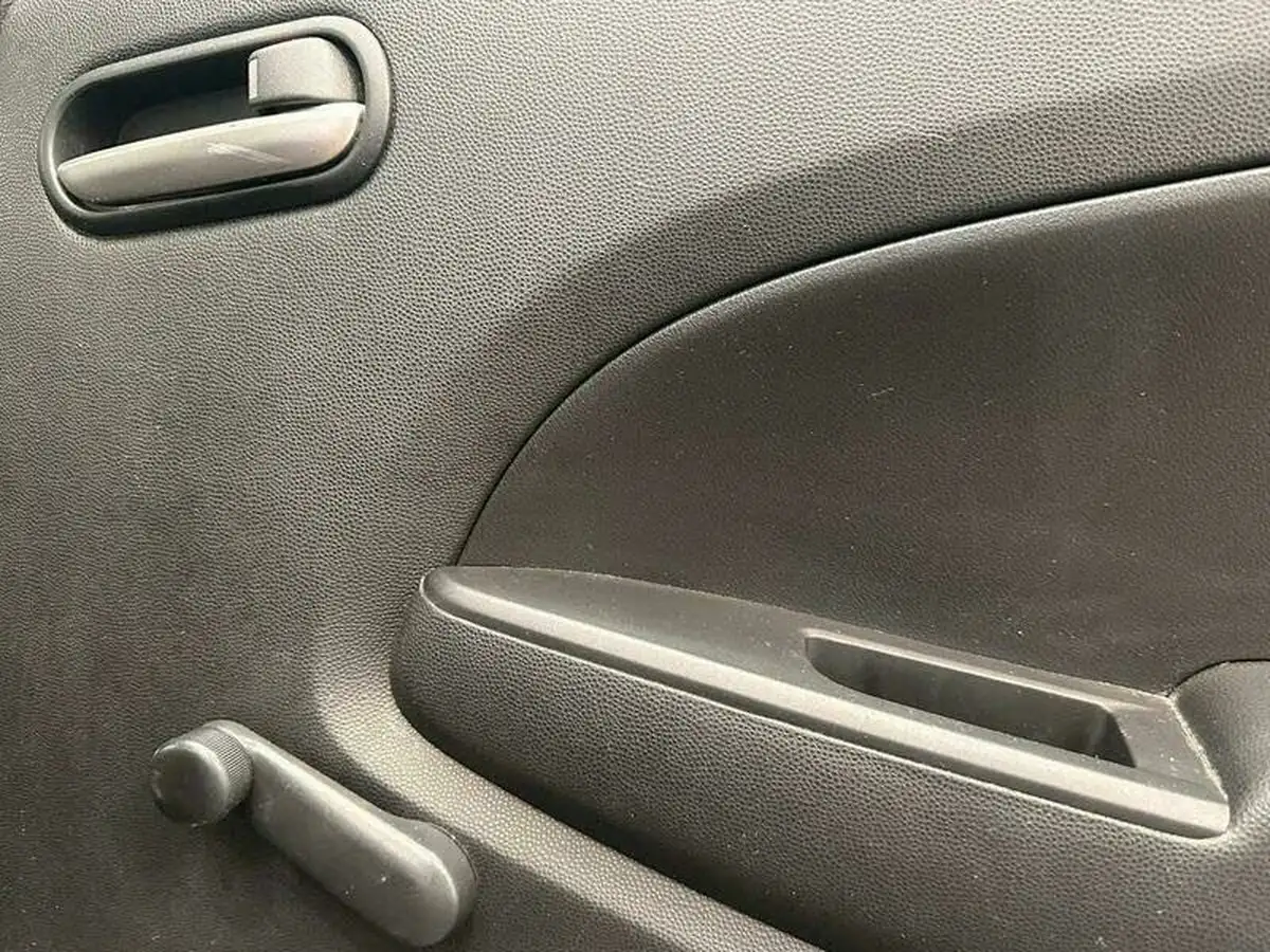 2011-mazda-mazda2-13-tamura-5d-big-39