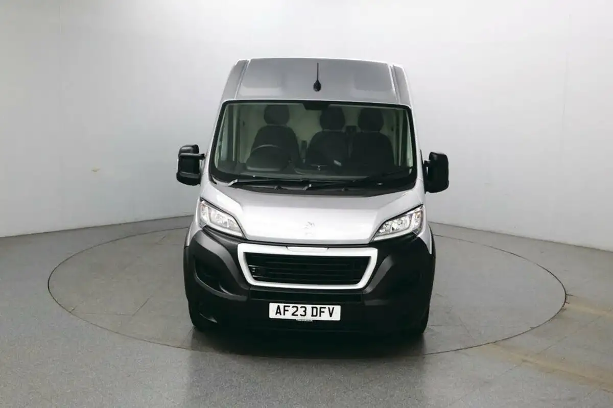 2023-peugeot-boxer-22-bluehdi-professional-premium-435-l4h2-big-9