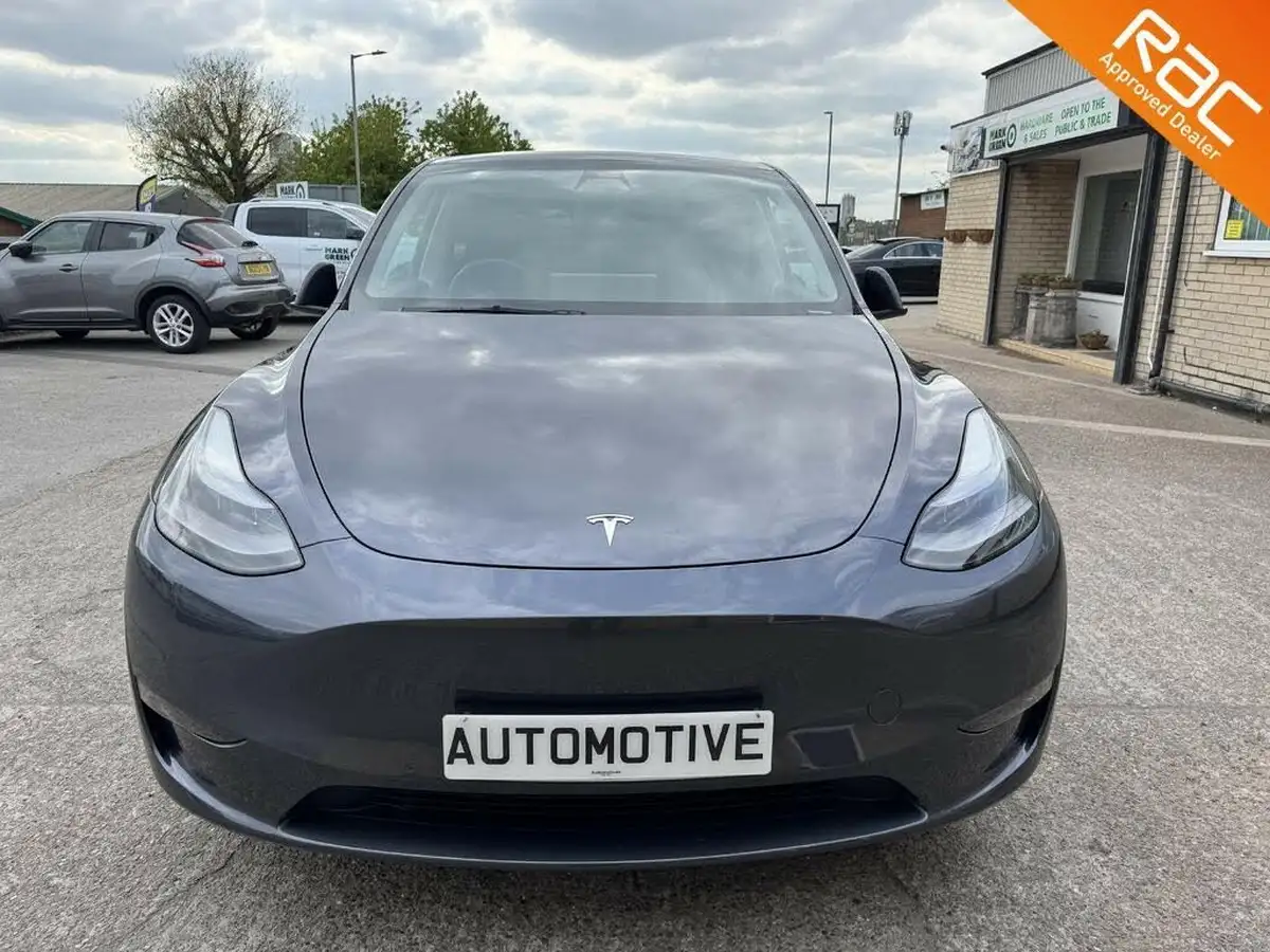 2022-tesla-model-y-e-long-range-big-1