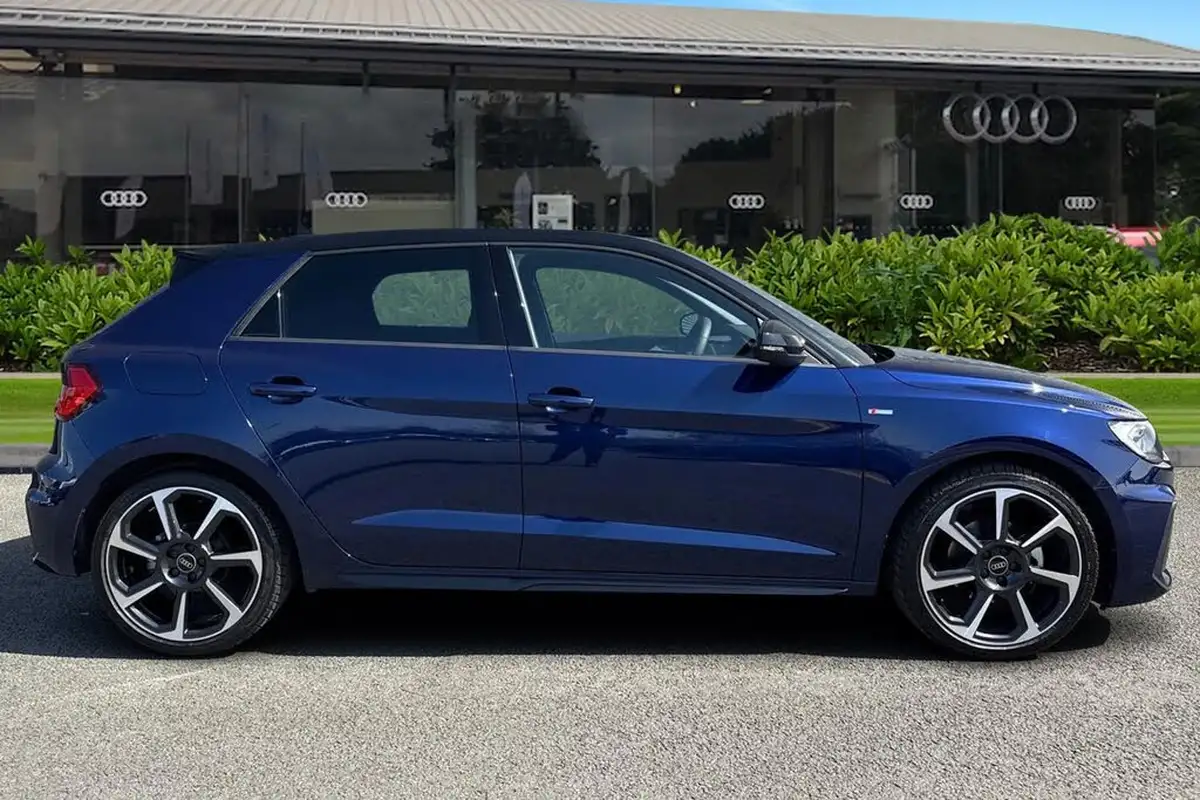 2024-audi-a1-10-30-tfsi-black-edition-116ps-big-2