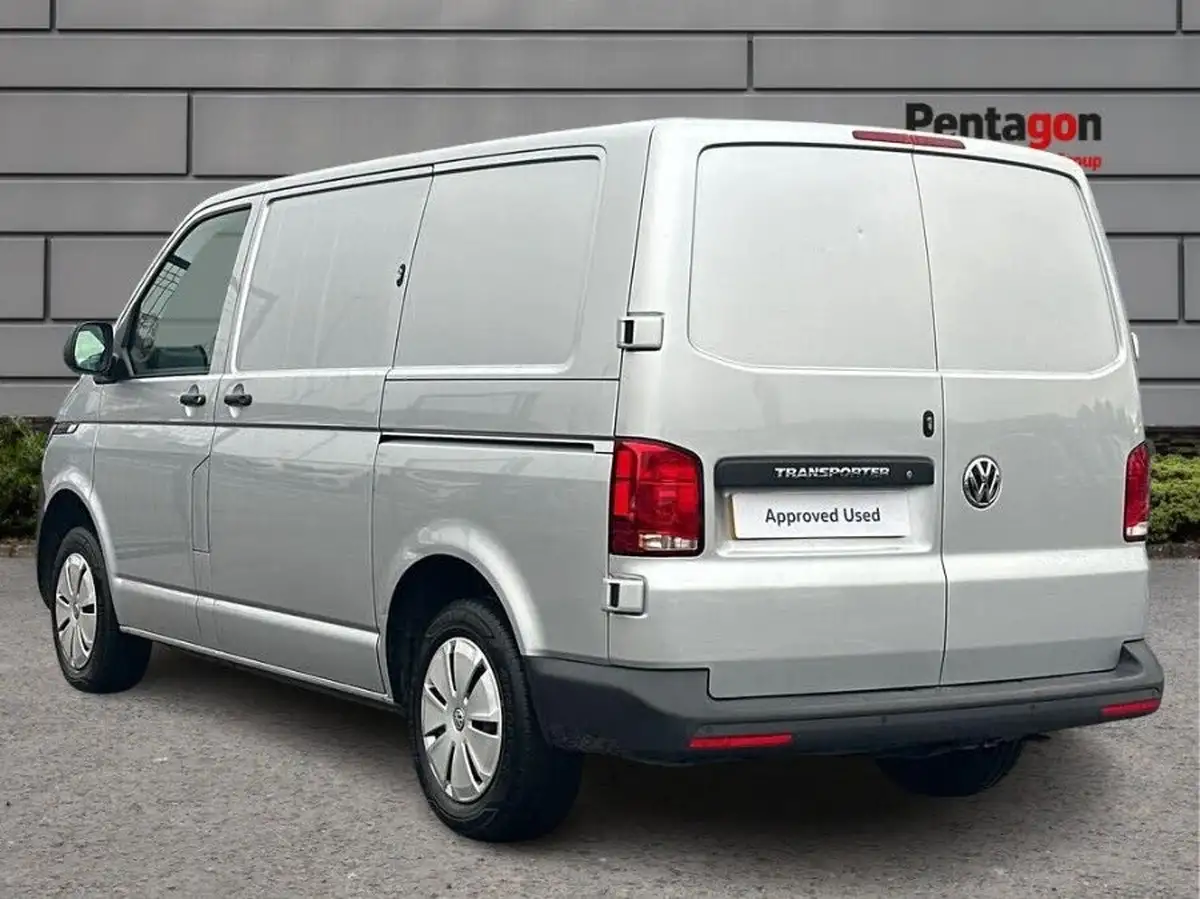 2022-volkswagen-transporter-20tdi-t28-startline-bmt-swb-110pseu6dt-e-big-1