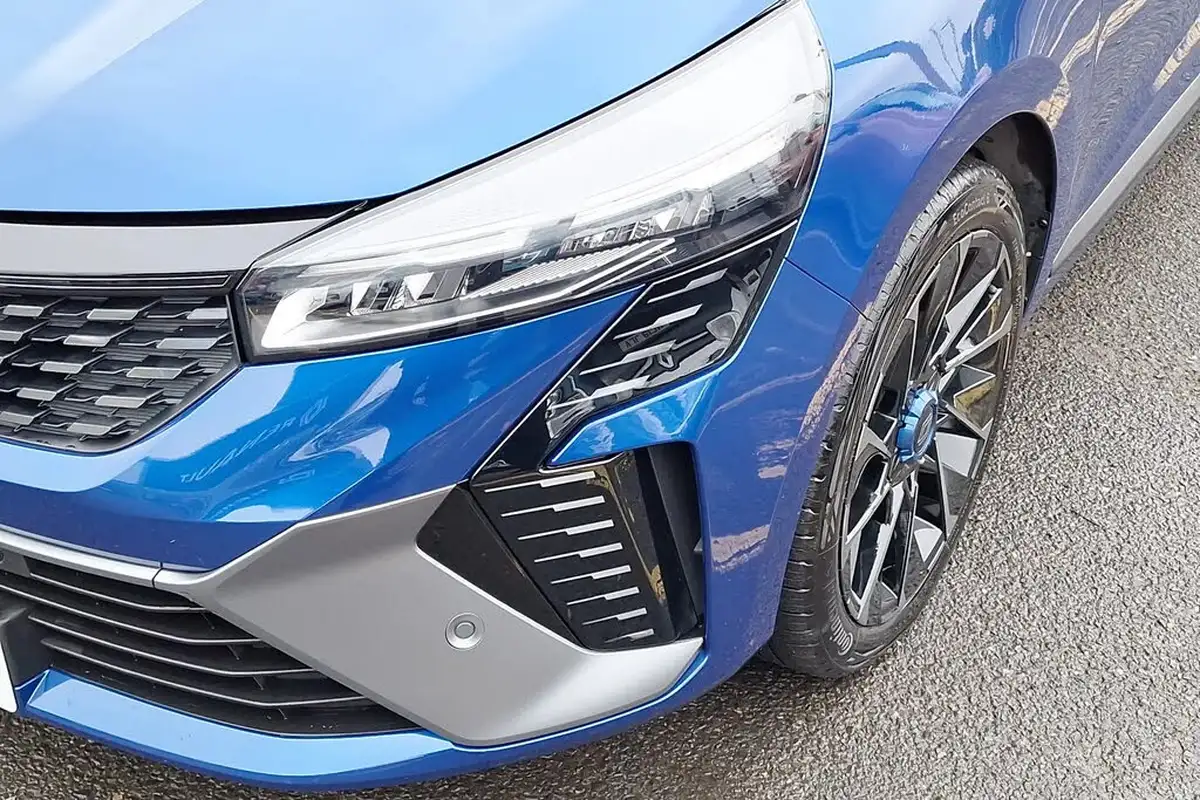 2024-renault-clio-16-esprit-alpine-big-12