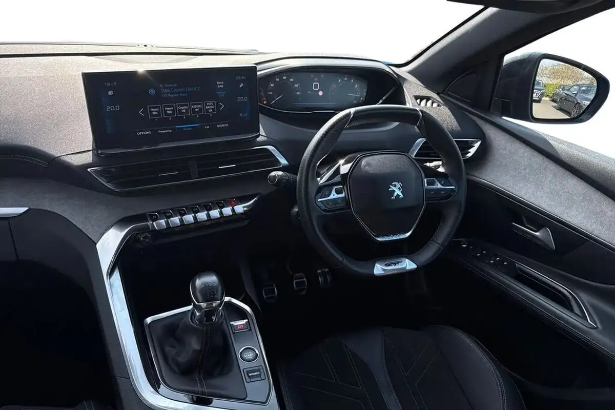 2021-peugeot-3008-suv-12-puretech-gt-big-17