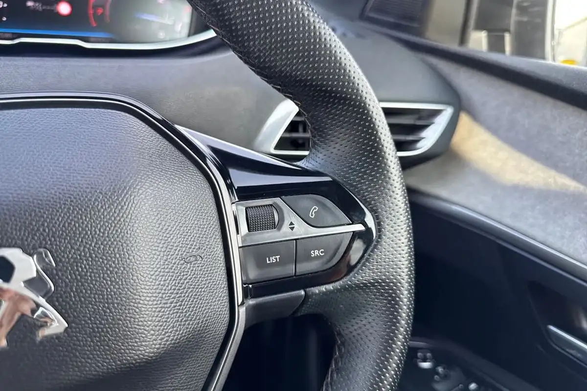 2021-peugeot-3008-suv-12-puretech-gt-big-41