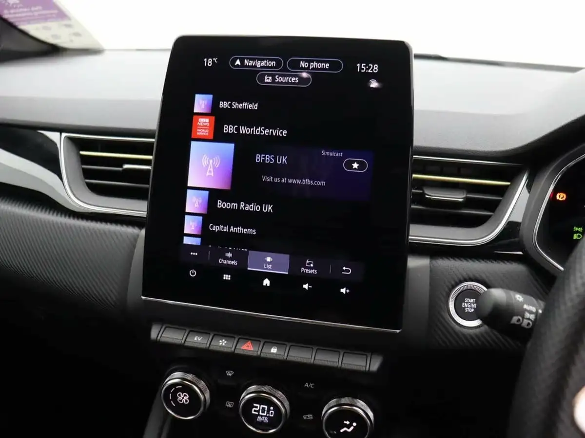 2023-renault-captur-16-e-tech-engineered-160ps-plug-in-big-17
