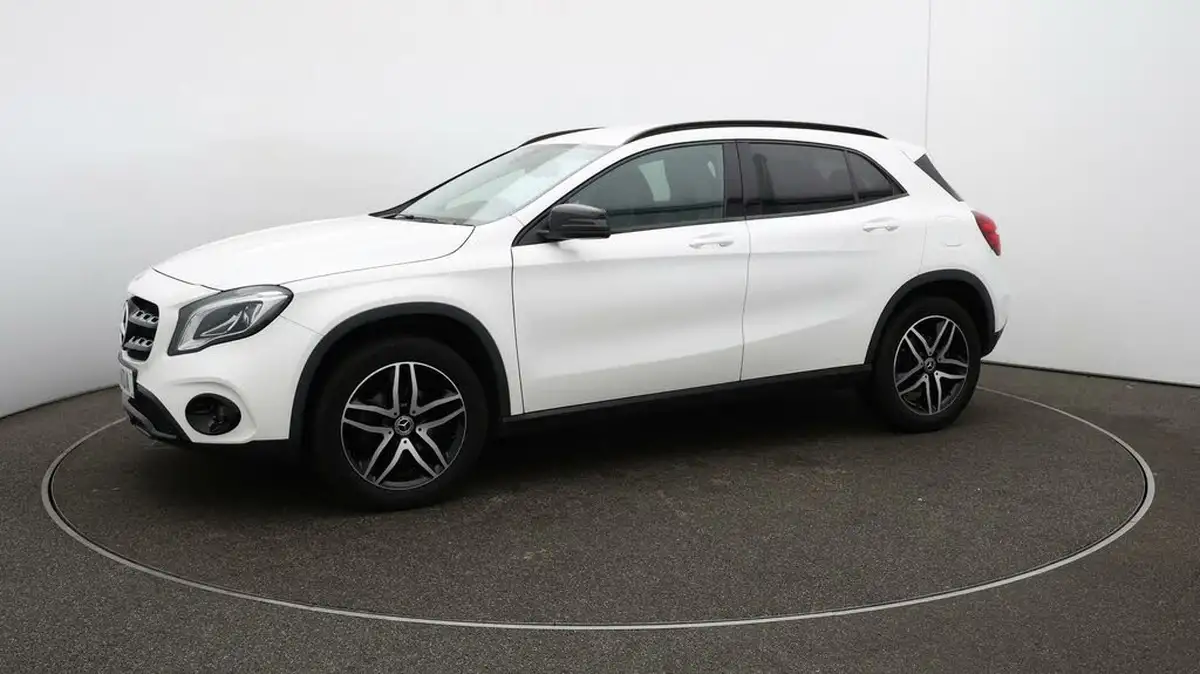 2019-mercedes-benz-gla-class-16-gla-180-urban-edition-ss-big-58