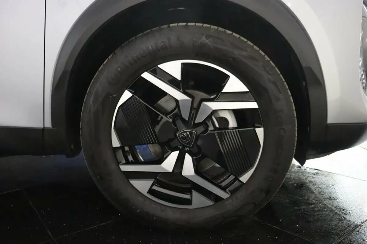 2024-peugeot-2008-suv-12-puretech-allure-130ps-big-34