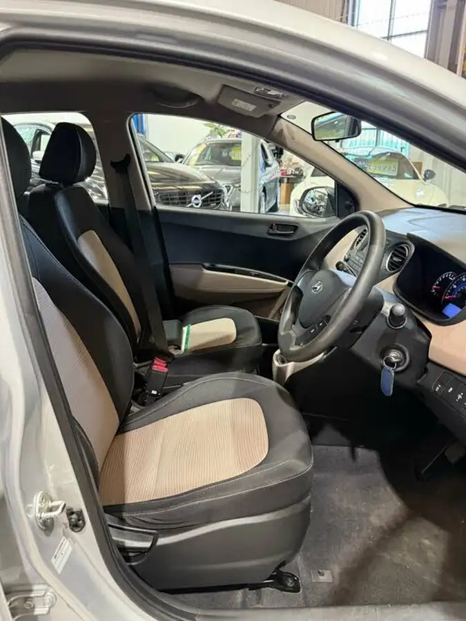2015-hyundai-i10-10-blue-drive-s-big-10