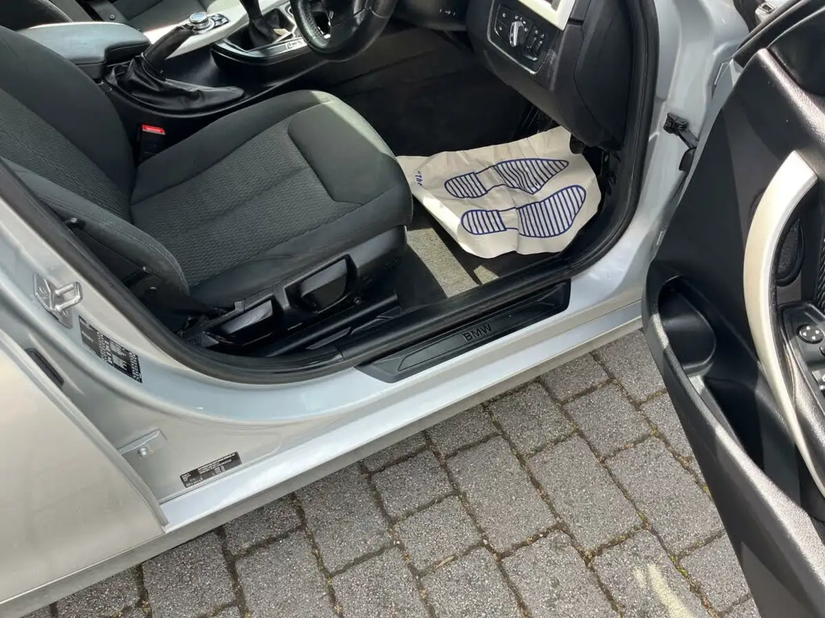 2015-bmw-3-series-20td-318d-se-150bhp-saloon-4d-big-43