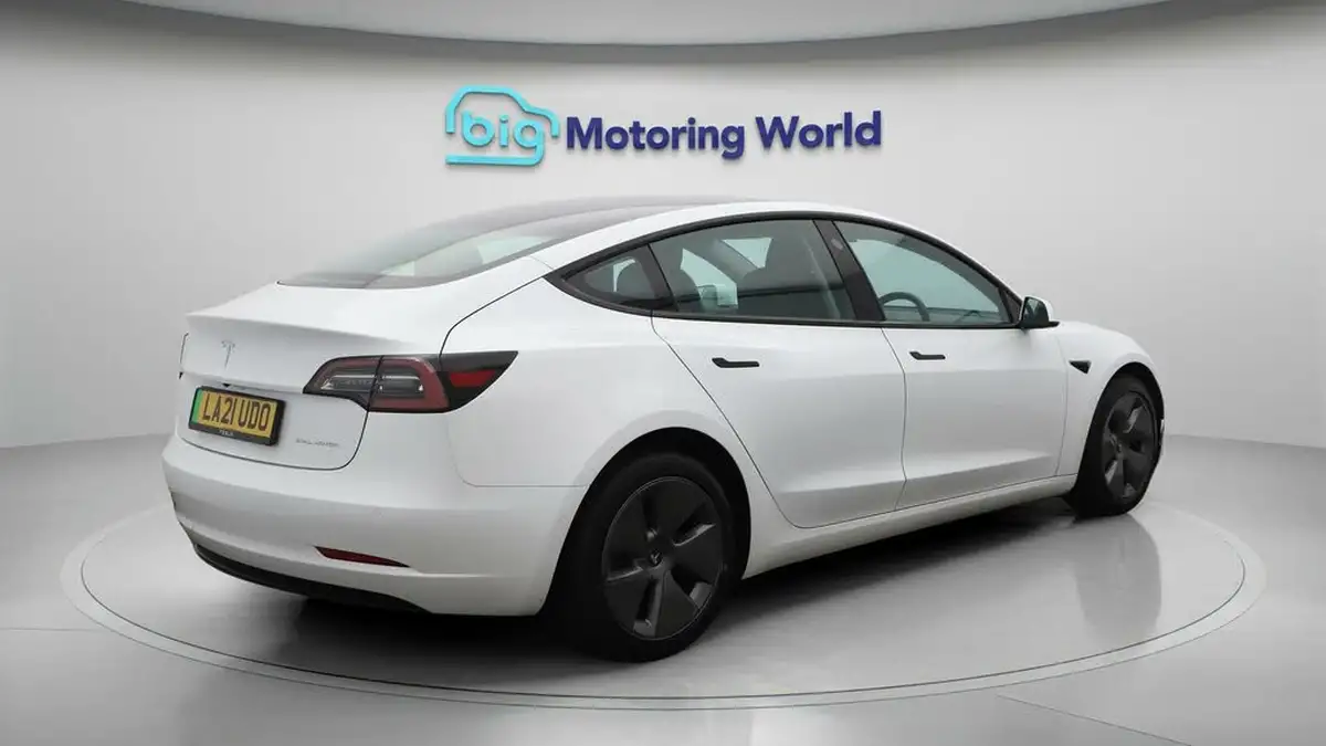 2021-tesla-model-3-e-long-range-4x4-big-7