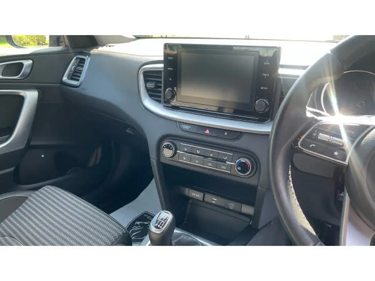 2023-kia-xceed-15-t-gdi-2-158bhp-big-13