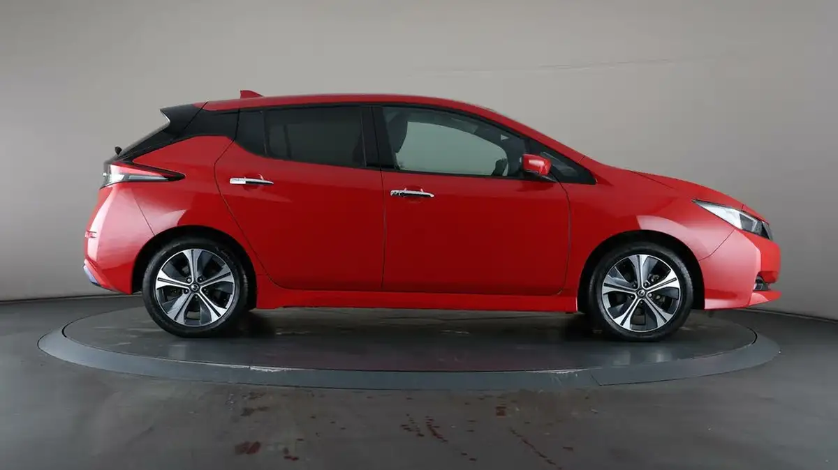 2022-nissan-leaf-e-tekna-big-52