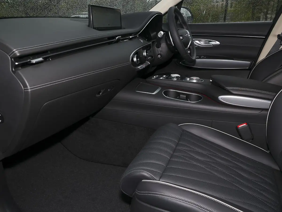 2025-genesis-gv70-25-t-luxury-line-big-4