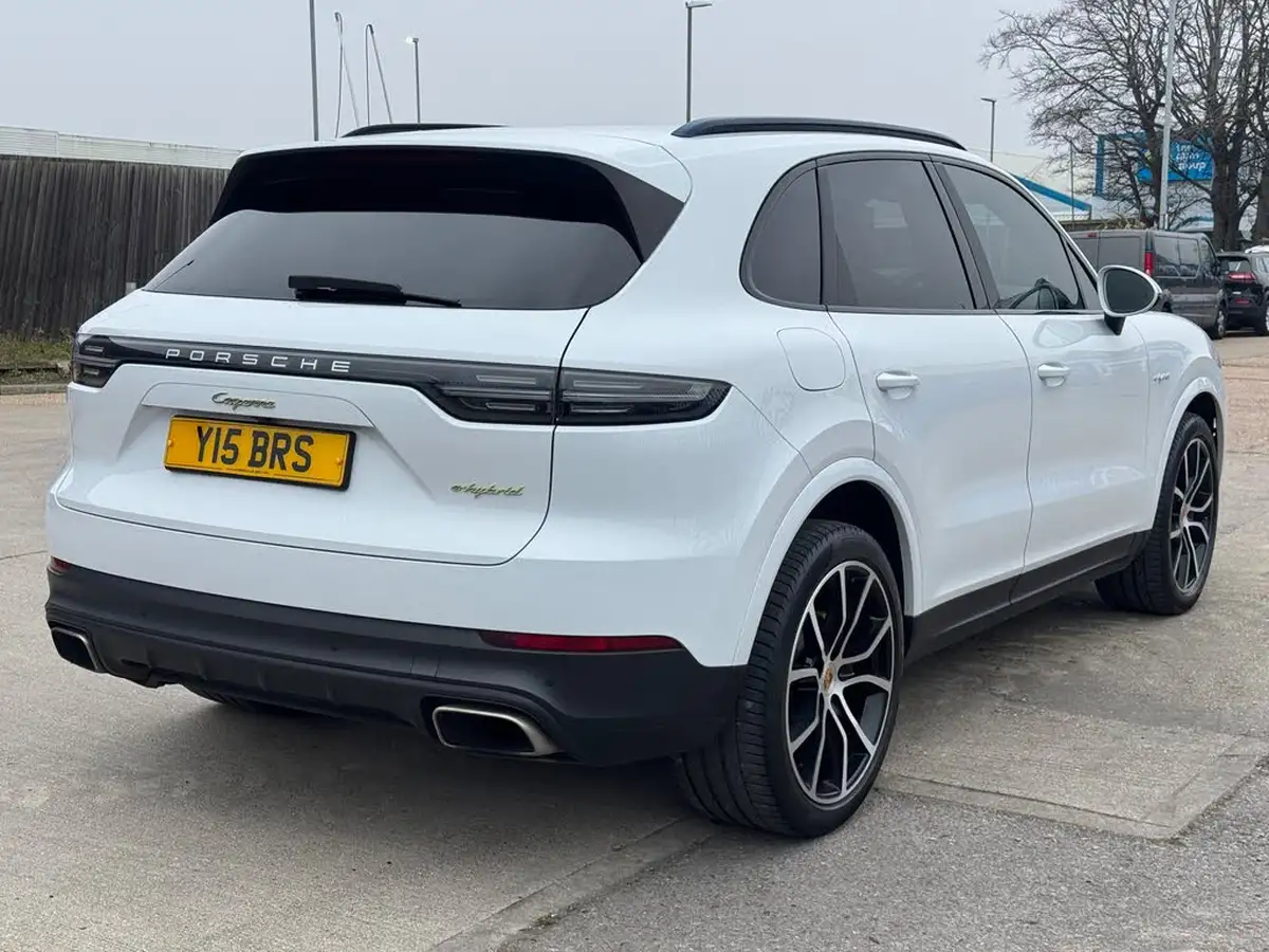 2018-porsche-cayenne-30-v6-e-hybrid-big-6