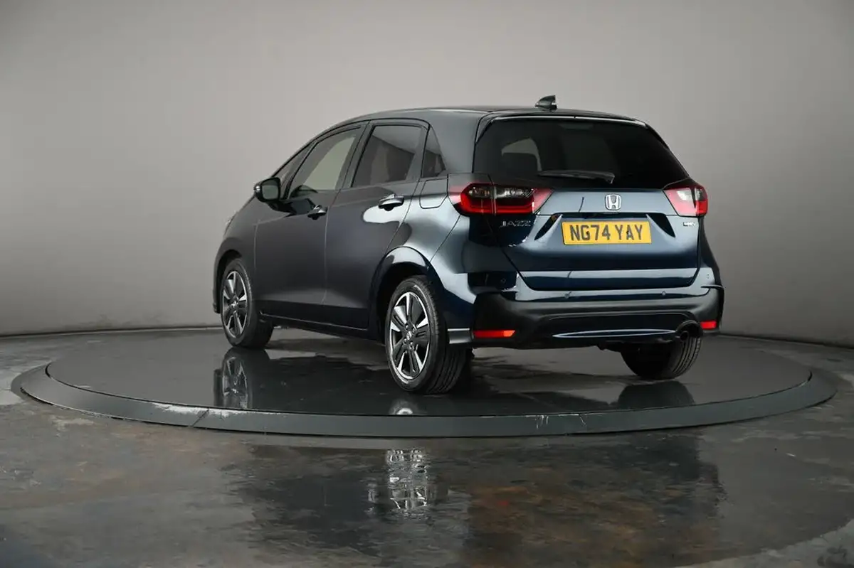 2025-honda-jazz-15-i-mmd-advance-big-17