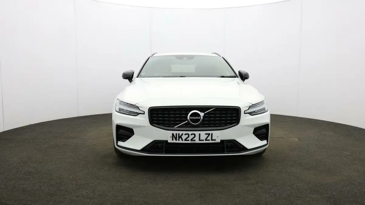 2022-volvo-v60-20-b3-r-design-161bhp-big-1