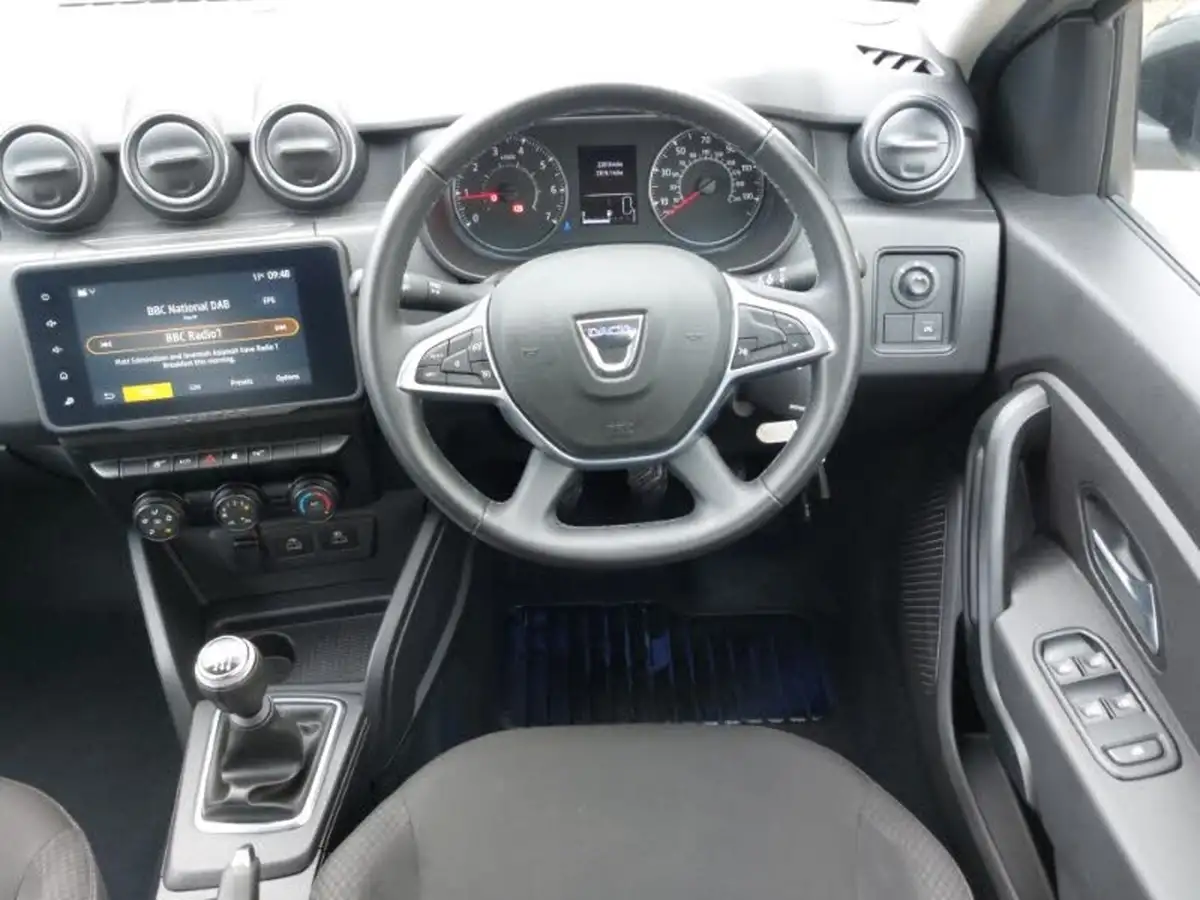 2022-dacia-duster-10-tce-comfort-100bhp-bi-fuel-station-wagon-5d-big-6
