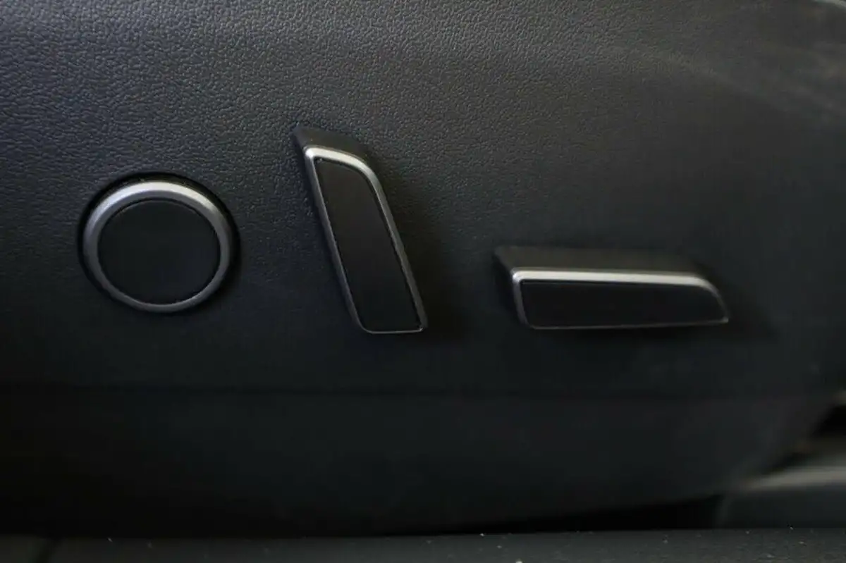 2021-tesla-model-3-e-long-range-awd-big-14