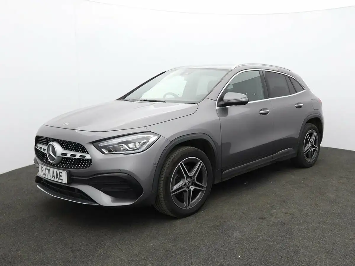2021-mercedes-benz-gla-class-big-2