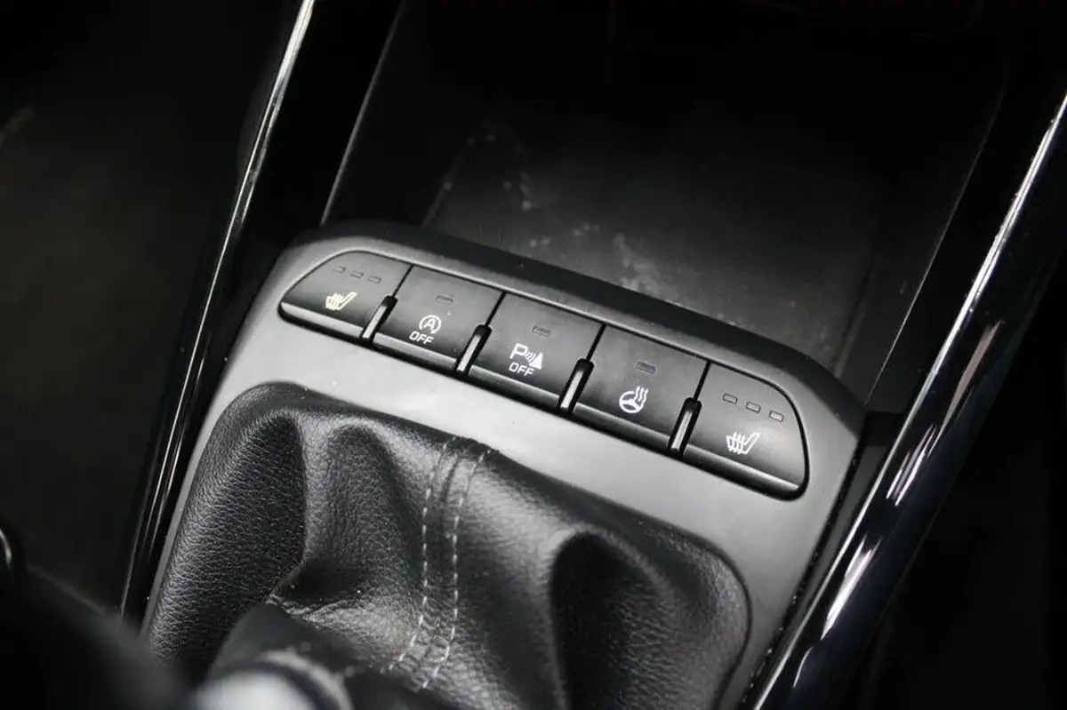 2018-kia-stonic-10-t-gdi-4-big-21