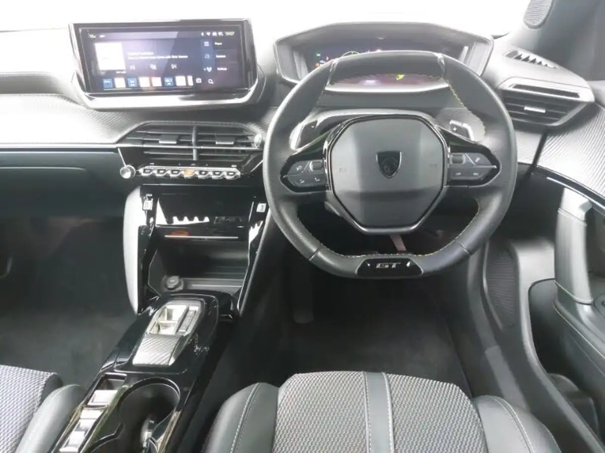 2024-peugeot-2008-suv-12-puretech-gt-130ps-eat8-big-6