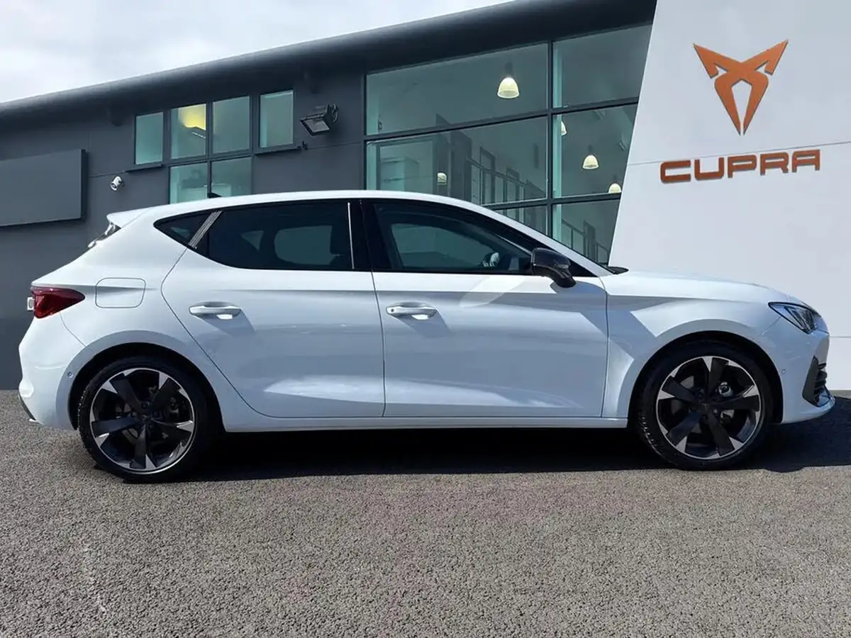 2024-cupra-leon-nf-15-etsi-v1-hatchback-big-2