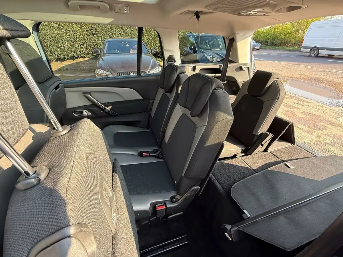 2015-citroen-grand-c4-picasso-16bluehdi-exclusive-eat6-big-56