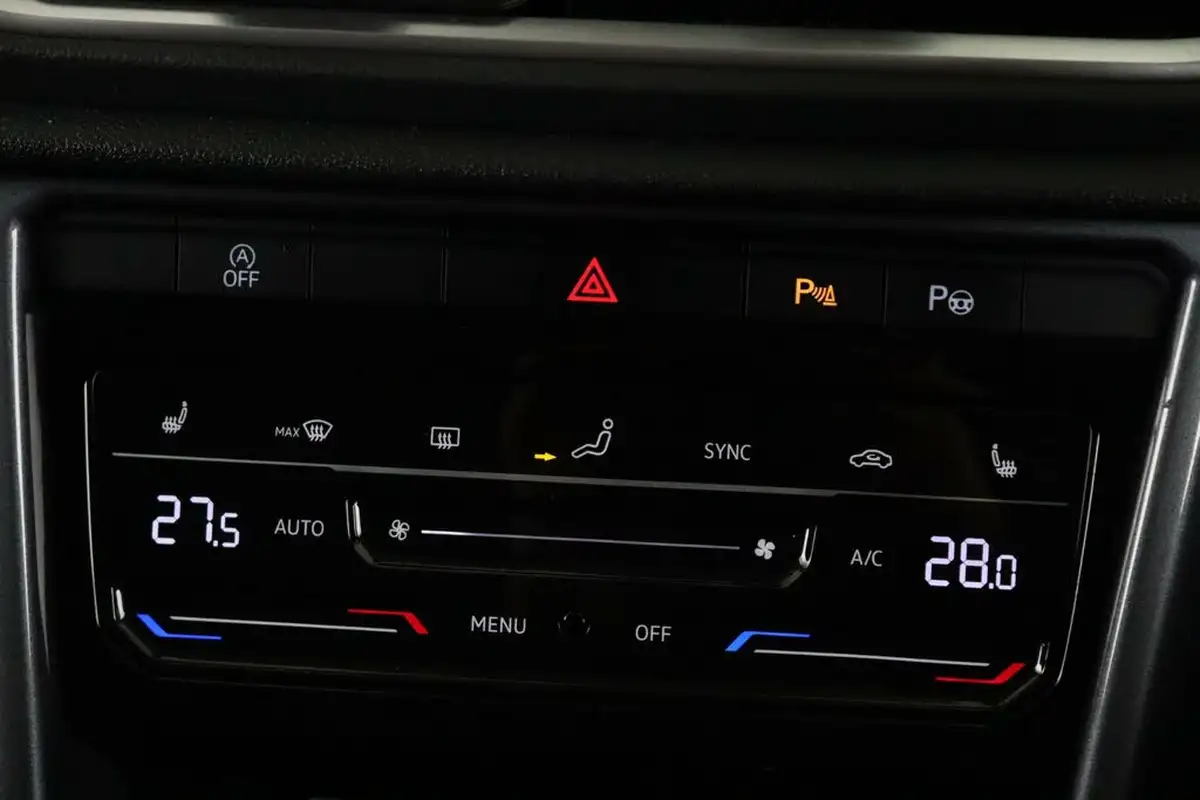 2022-volkswagen-t-roc-10-tsi-style-hatchback-5d-big-21
