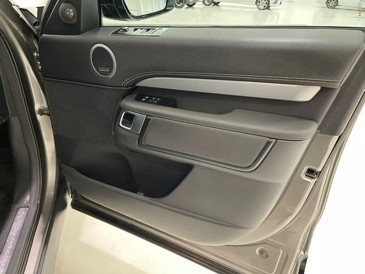 2021-land-rover-discovery-30-d300-r-dynamic-hse-big-27