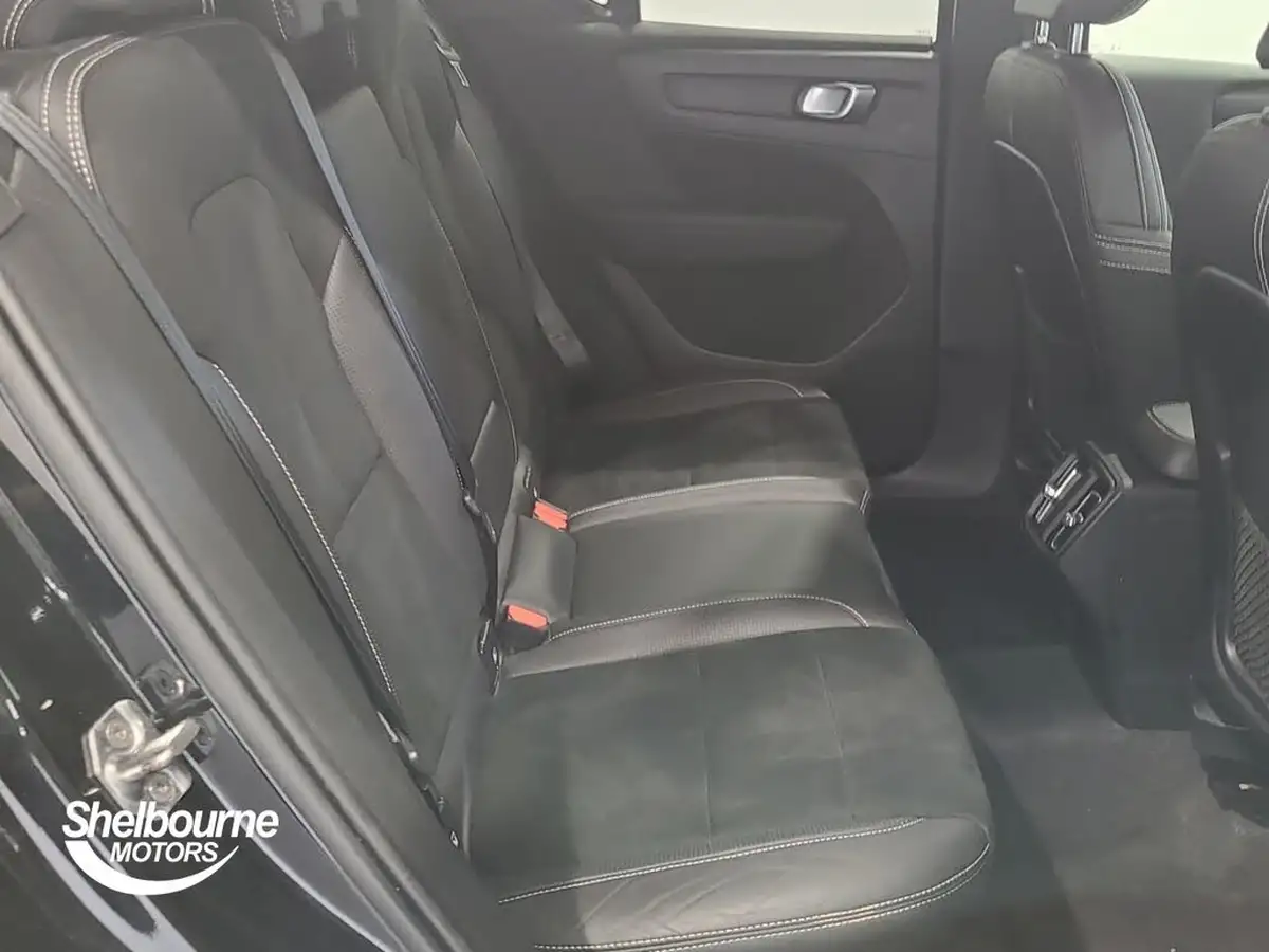 2020-volvo-xc40-15-t3-r-design-big-19