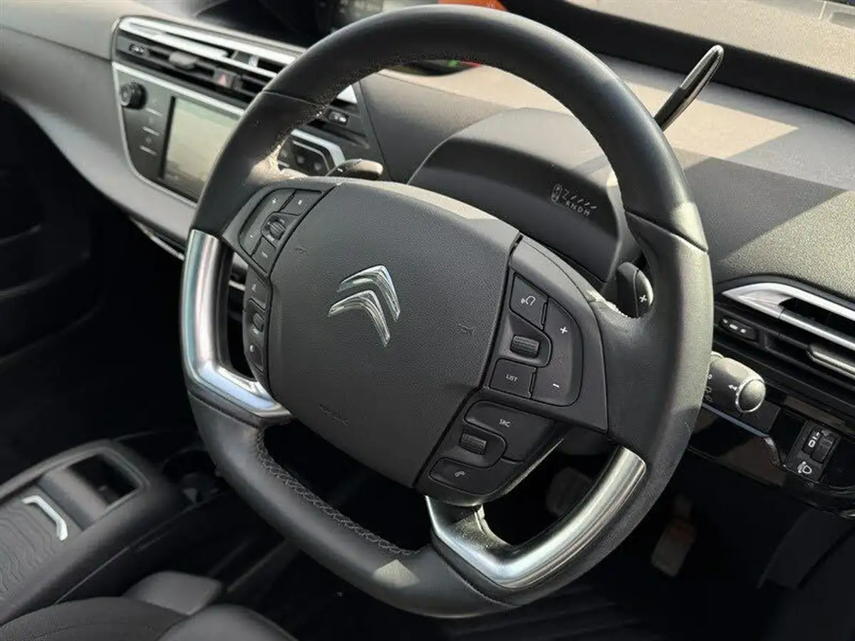 2022-citroen-grand-c4-spacetourer-12-puretech-shine-eat8-big-14